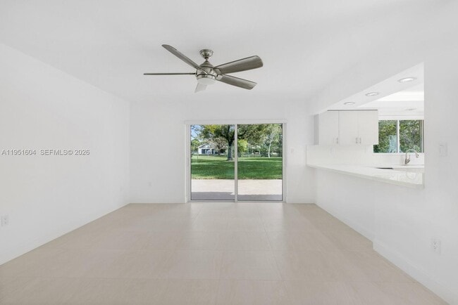 Building Photo - 2045 SW 125th Ct