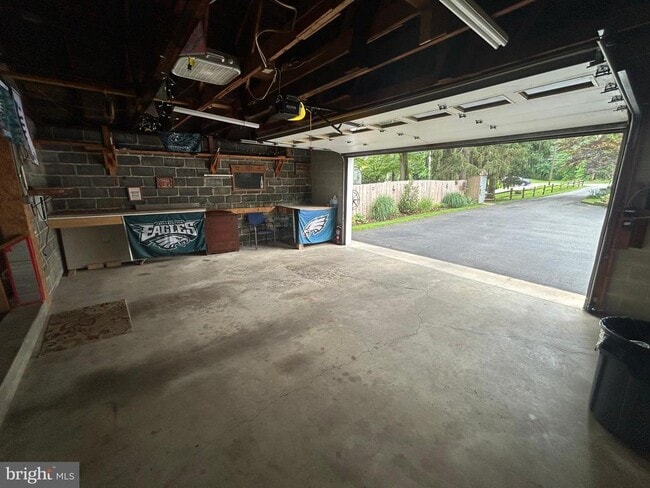 Building Photo - 29 S New Middletown Rd