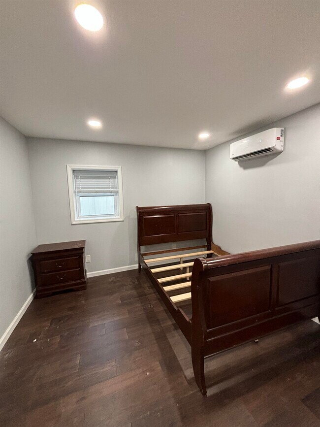 Building Photo - 570 66th St