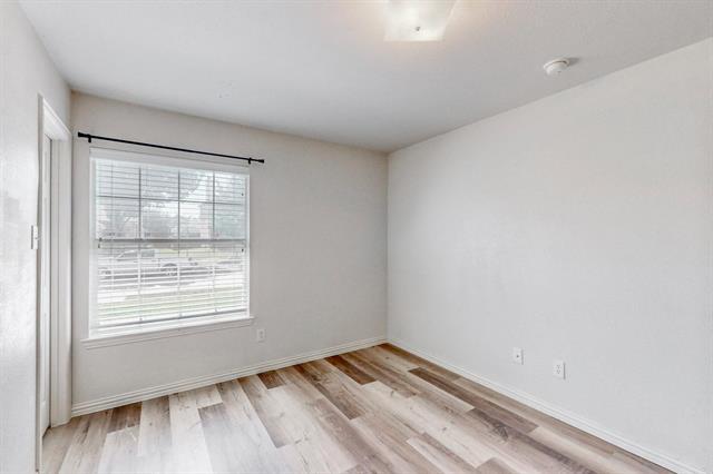 Building Photo - 1216 Lake Forest Dr