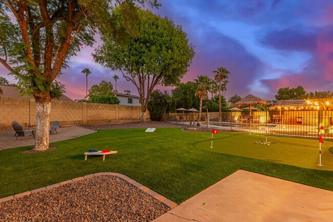 Building Photo - 4432 E Paradise Ln