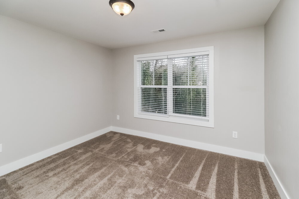 Building Photo - 528 Hillandale St NE