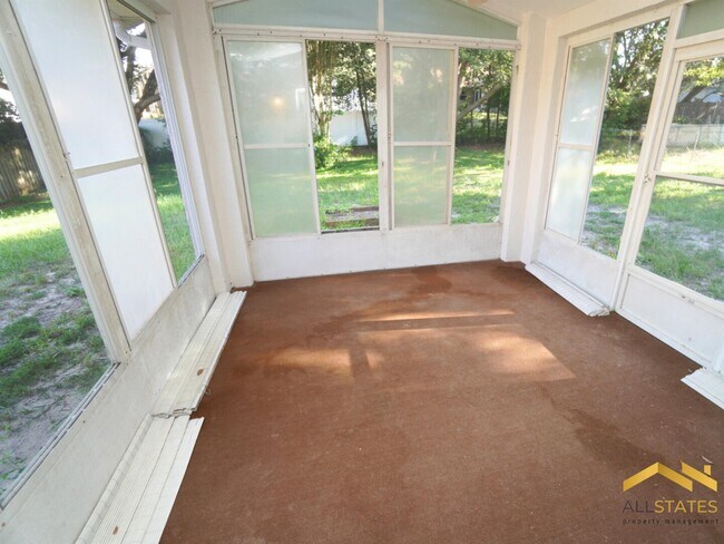 Building Photo - 694 Park Valley Cir