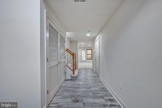 Building Photo - 14203 Plum Run Way