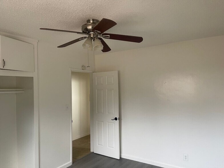 Building Photo - 10341 Parise Dr