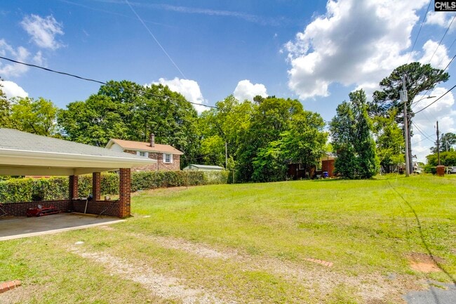 Building Photo - 120 McRae St