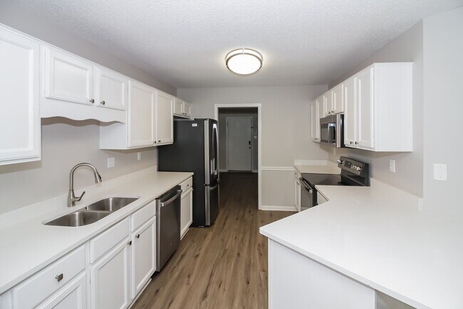 Building Photo - 1506 Appling Wood Cove S