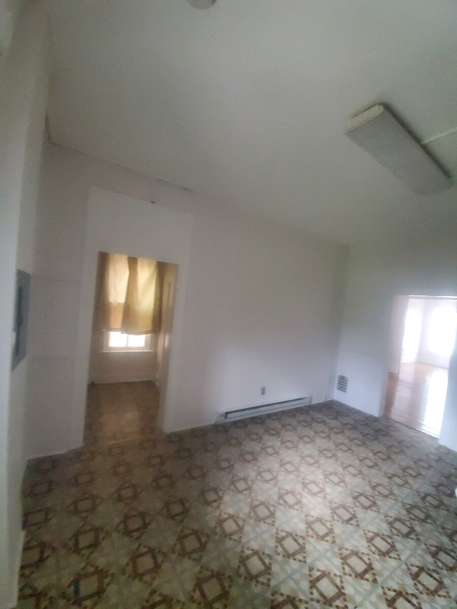 Building Photo - 25 S Locust St