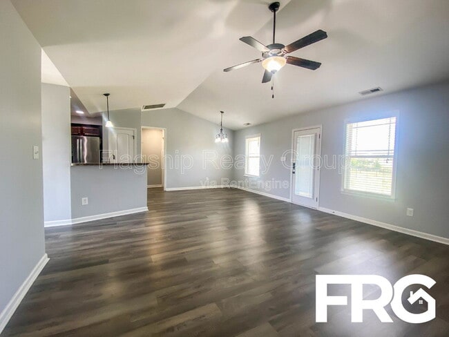 Building Photo - 200 Willow Pond Dr