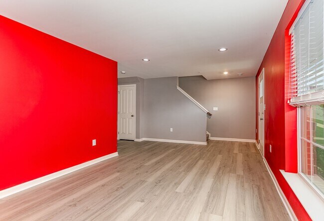 Building Photo - Welcome to this charming 3 bedroom, 2.5 ba...