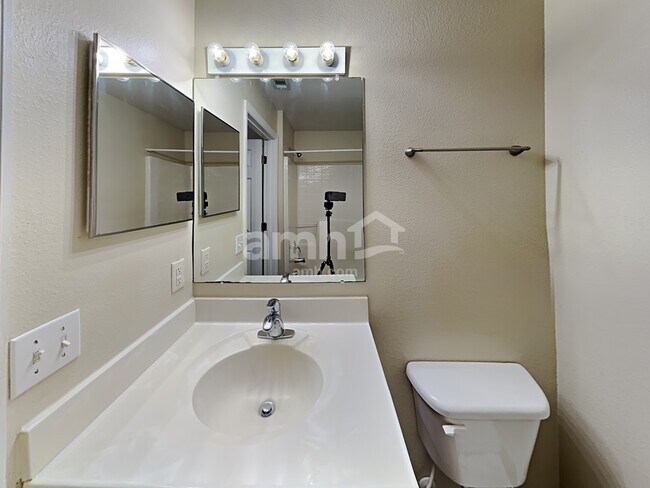 Building Photo - 30312 Rattana Ct