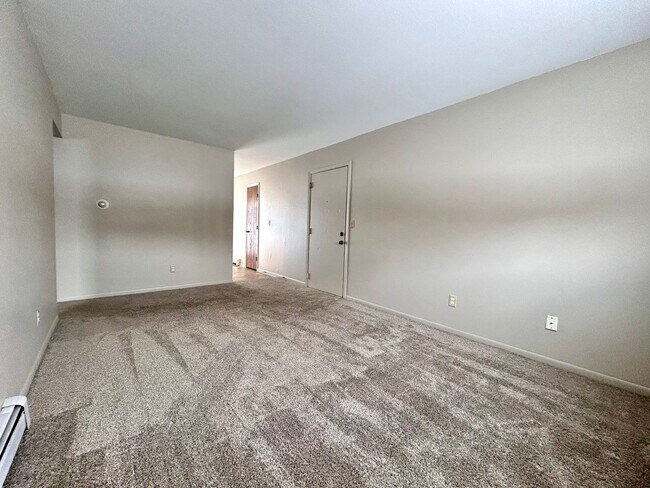 Building Photo - 3924 Kenowa Ave