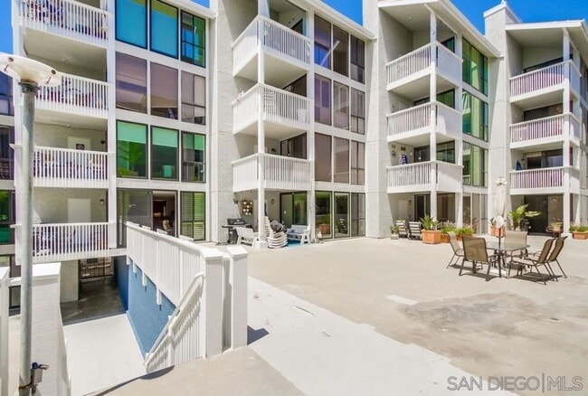 Building Photo - Ground level 2 bedroom, 2 bath in Bayfront...