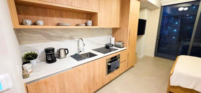 Building Photo - 11 NE 6th St