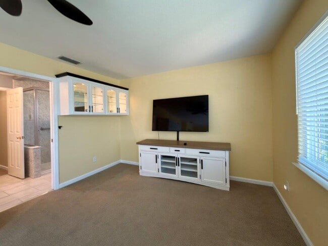 Building Photo - Coveted Napa Yacht Club 3 Bedrooms, 2 1/2 Bathrooms, w/ 1st Level Primary Bedroom/Bath
