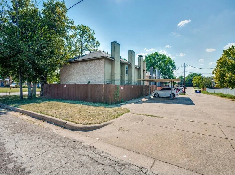 Building Photo - 7500 Chapin Rd