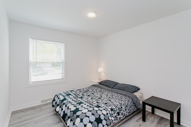 Building Photo - 815 Concord Cove