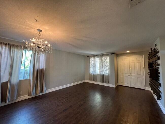 Building Photo - 13539 Whipple St