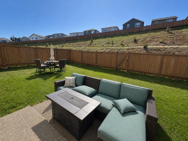 Building Photo - Extravagant Living on the Peaceful Peninsula