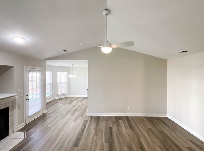 Building Photo - 7305 Rosehall Dr