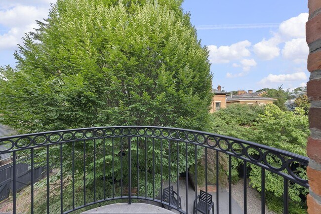 Building Photo - 610 City Park Ave