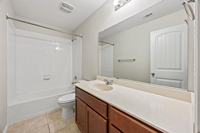 Building Photo - 2460 French St