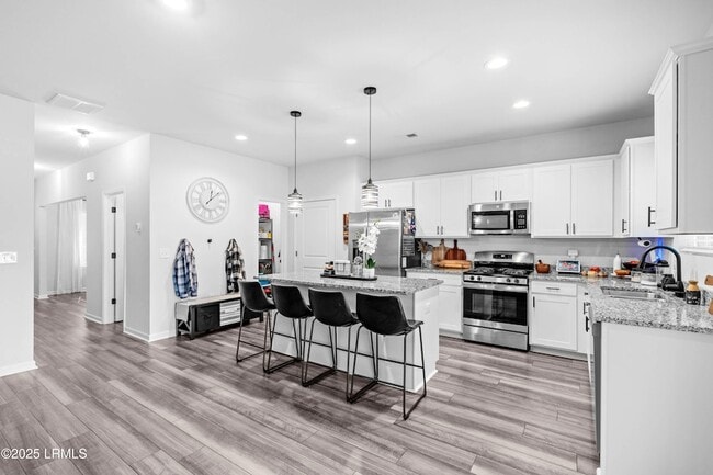 Building Photo - 95 Chestnut St