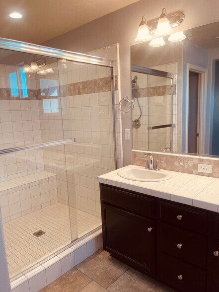 Building Photo - 6251 E Overlook Way