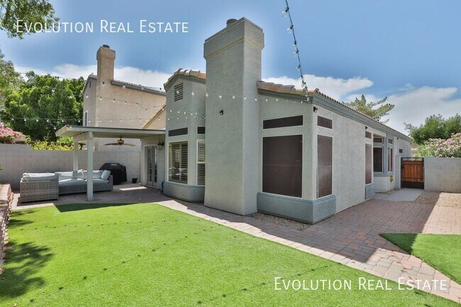 Building Photo - 1542 E Beacon Dr