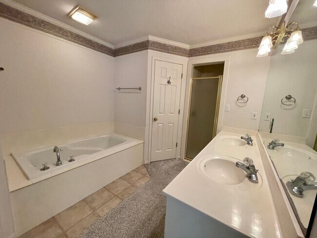 Building Photo - 5275 Timberline Ln