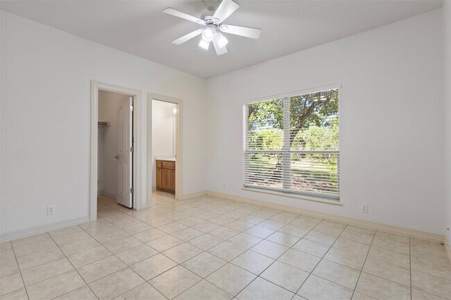 Building Photo - 13700 Madrone Mountain Way