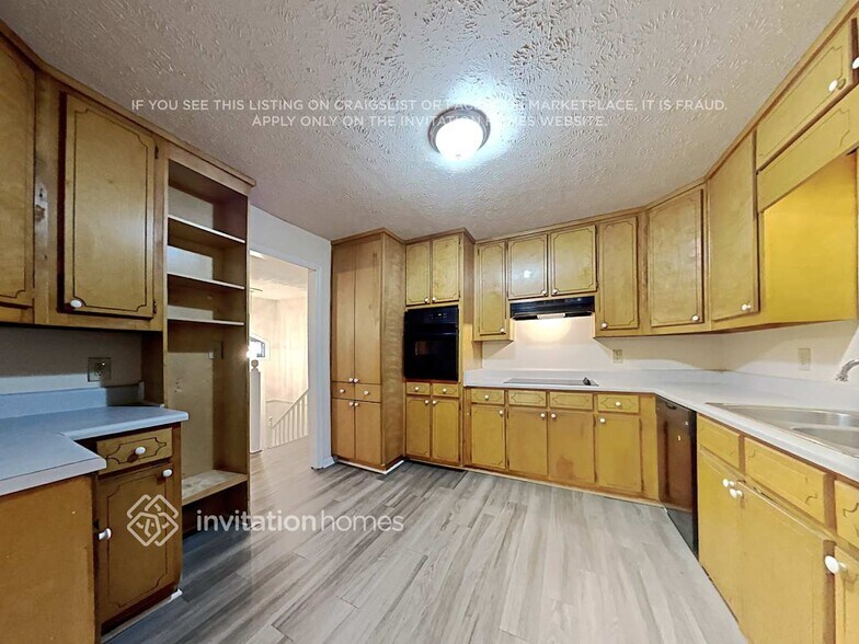 Building Photo - 4657 Cresant Ln
