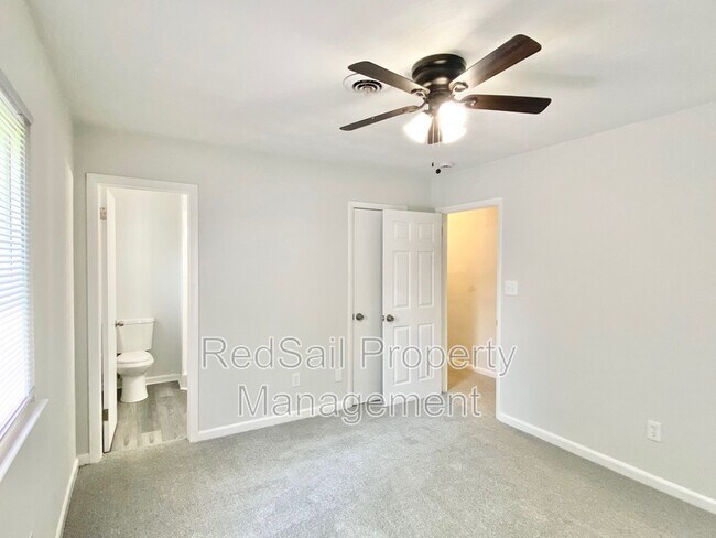 Building Photo - 701 Whitney Ct