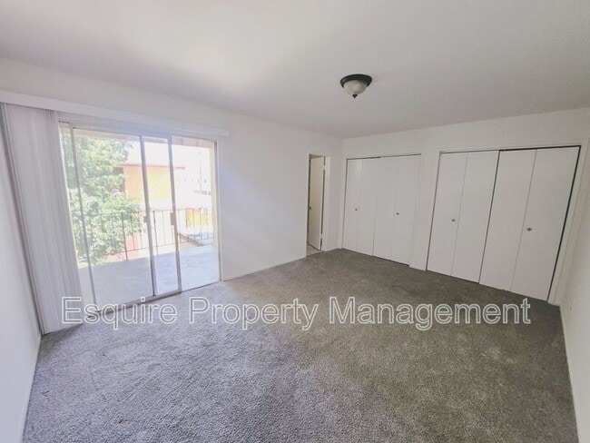 Building Photo - 2064 N Ventura Rd
