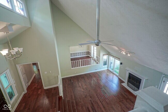 Building Photo - 858 Cedar Wood