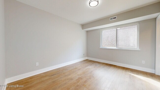 Building Photo - 116 Bauer Ave