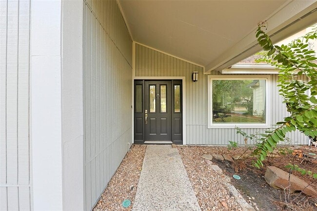 Building Photo - 20 N Timber Top Dr