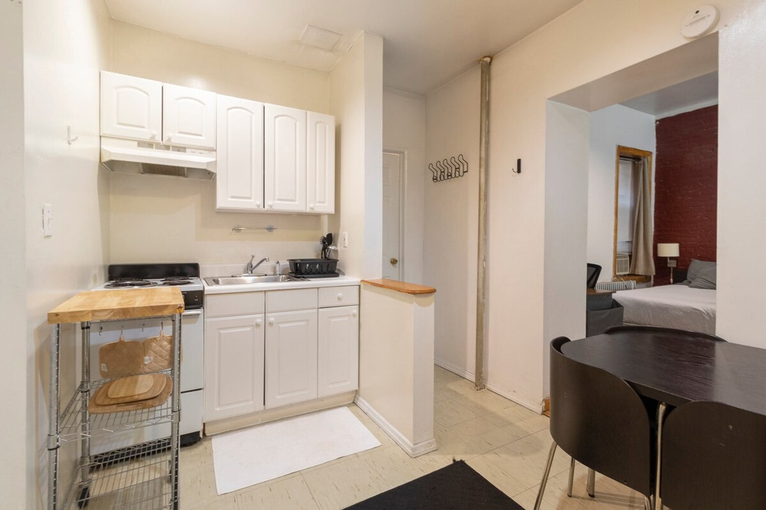 Building Photo - 329 E 94th St