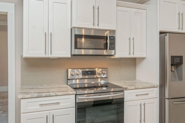 Building Photo - 518 Sibert Ave