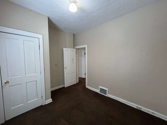 Building Photo - 349-351 Courtland St, Painesville, OH 44077