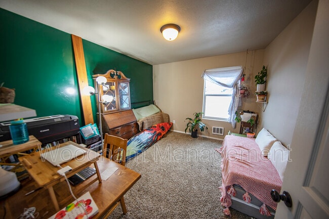 Building Photo - 393 Water Lily Dr