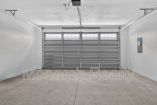 Building Photo - 1075 SW 66th Ter