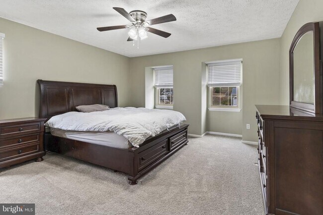 Building Photo - 6018 River Birch Ct