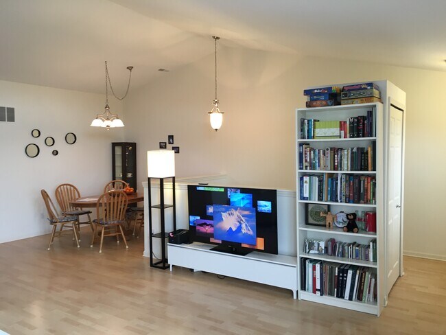 Building Photo - 2912 Signature Blvd