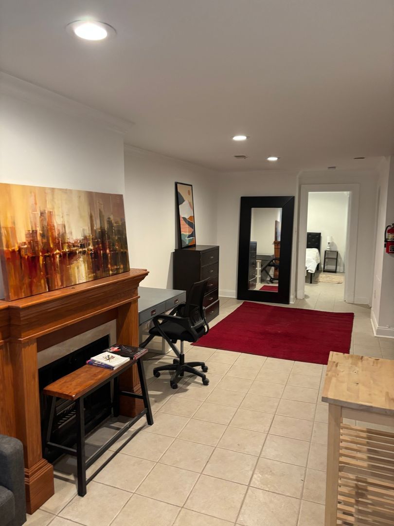 Building Photo - 1835 Mintwood Pl NW