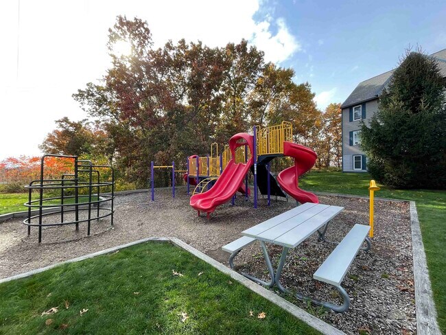 Building Photo - 131 Eastern Ave