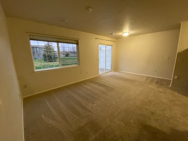 Building Photo - 6511 S Santa Rosa Pl