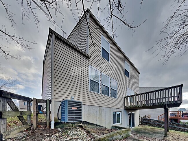 Building Photo - 212 Lights Pointe Ct