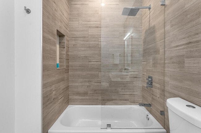 Building Photo - 826 SW 14th Ct