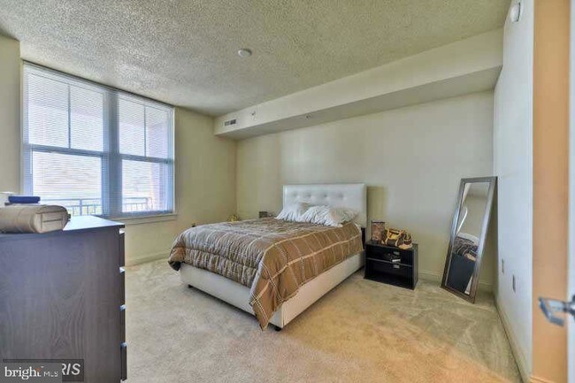 Building Photo - 11760 Sunrise Valley Dr